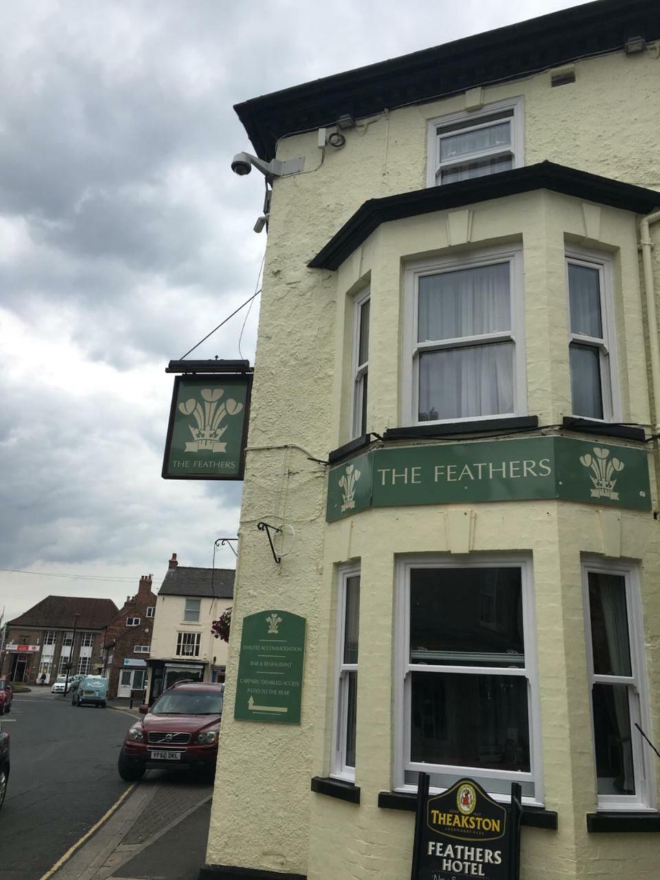 The Feathers Pocklington Luaran gambar